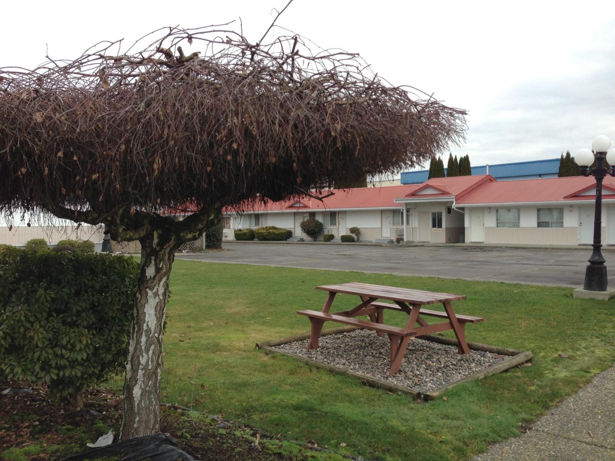 Rainbow Motor Inn Chilliwack Exterior photo
