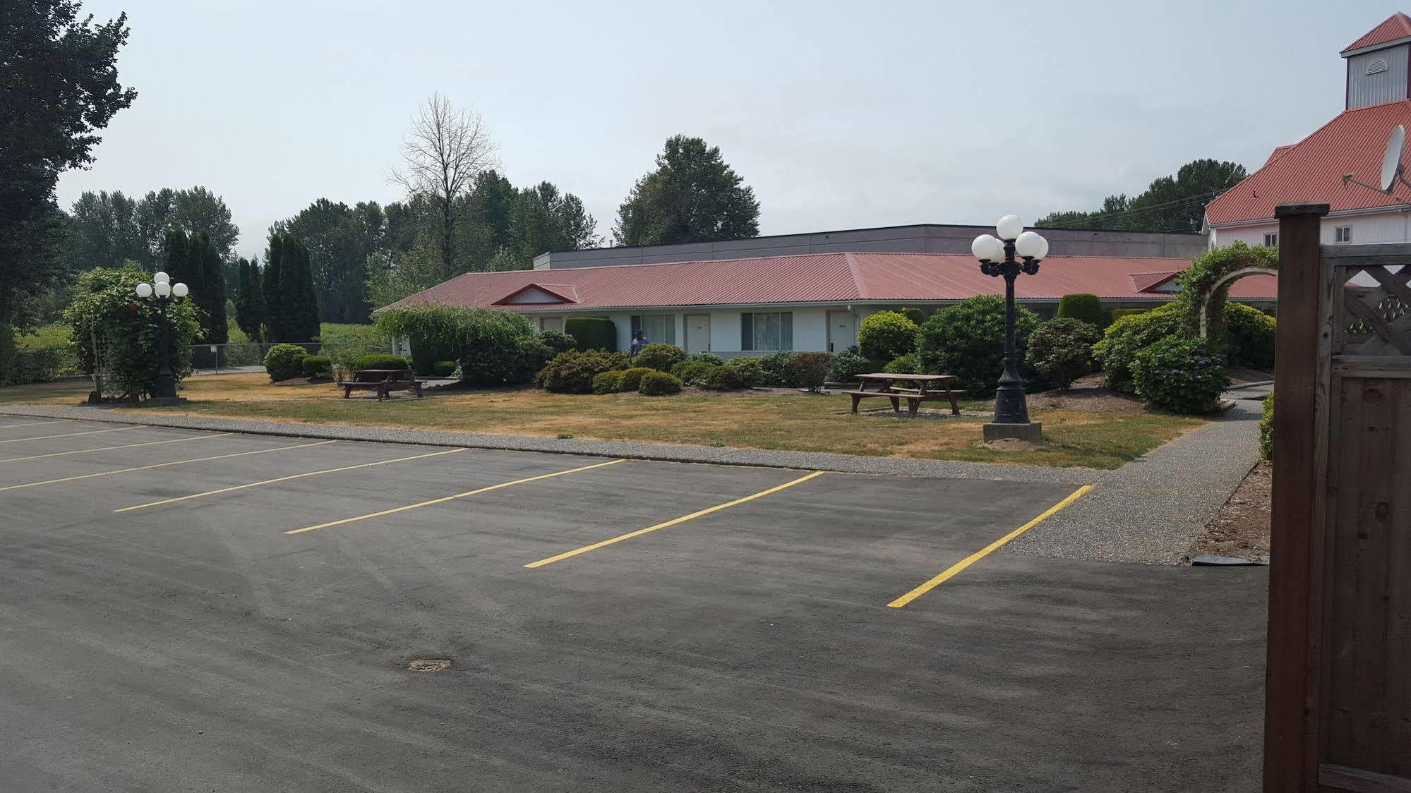 Rainbow Motor Inn Chilliwack Exterior photo